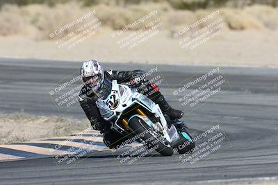 media/Dec-07-2025-CVMA (Sun) [[3e7d2de5dc]]/Race 7-Formula Lightweight Twins Shootout/